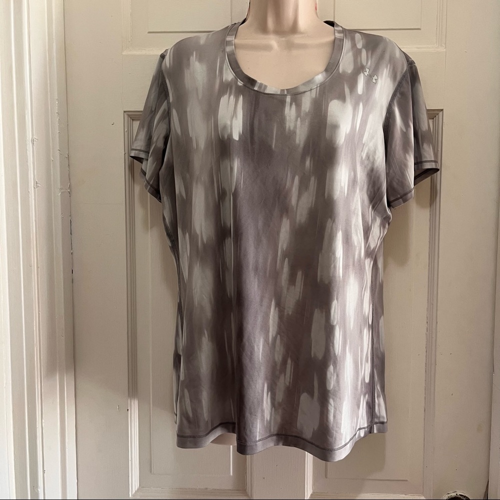 Under Armor workout top with stretchy material
